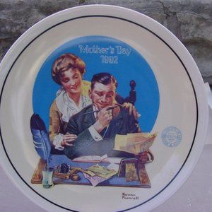 EDWIN M. KNOWLES NORMAN ROCKWELL 1992 MOTHERS DAY PLATE  "GENTLE REASSURANCE"